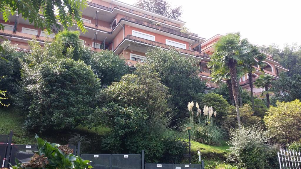 Le Colonne Lägenhet Stresa Exteriör bild